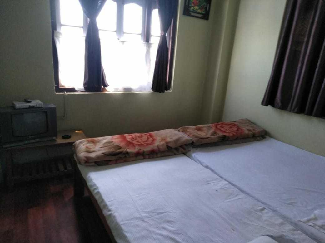 Hotel J P Lodge קלימפונג מראה חיצוני תמונה