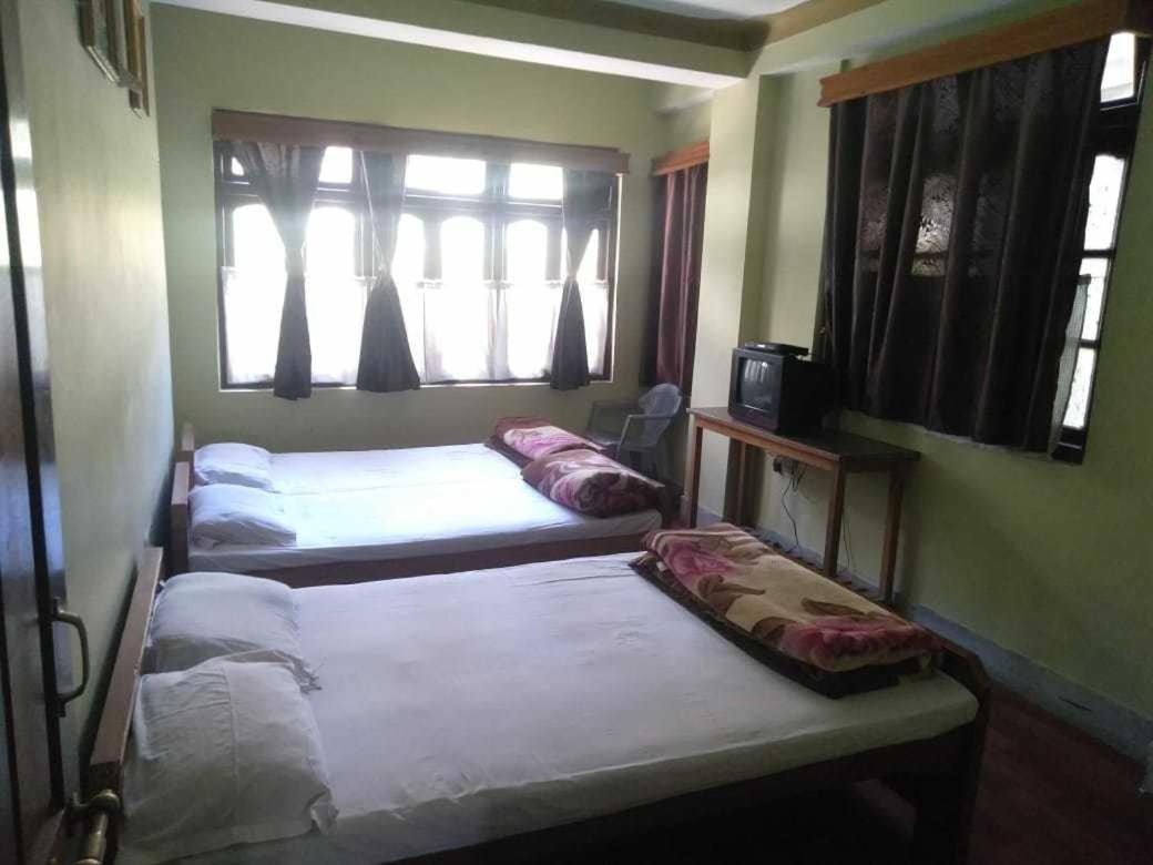 Hotel J P Lodge קלימפונג מראה חיצוני תמונה